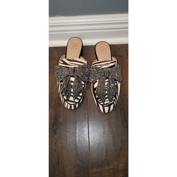 Shoes - Womens shoes size 9 1/2 medium they have not been worn.